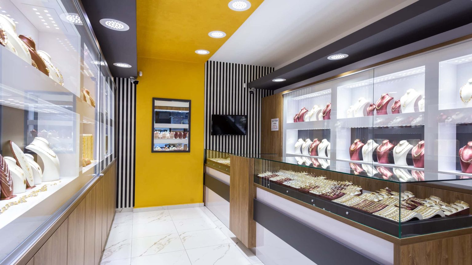 design interior bijuterie Oradea 1