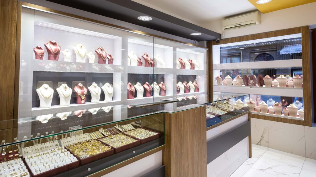 design interior bijuterie Oradea 3